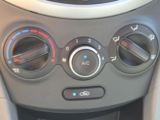 2014 Hyundai Accent — detail view